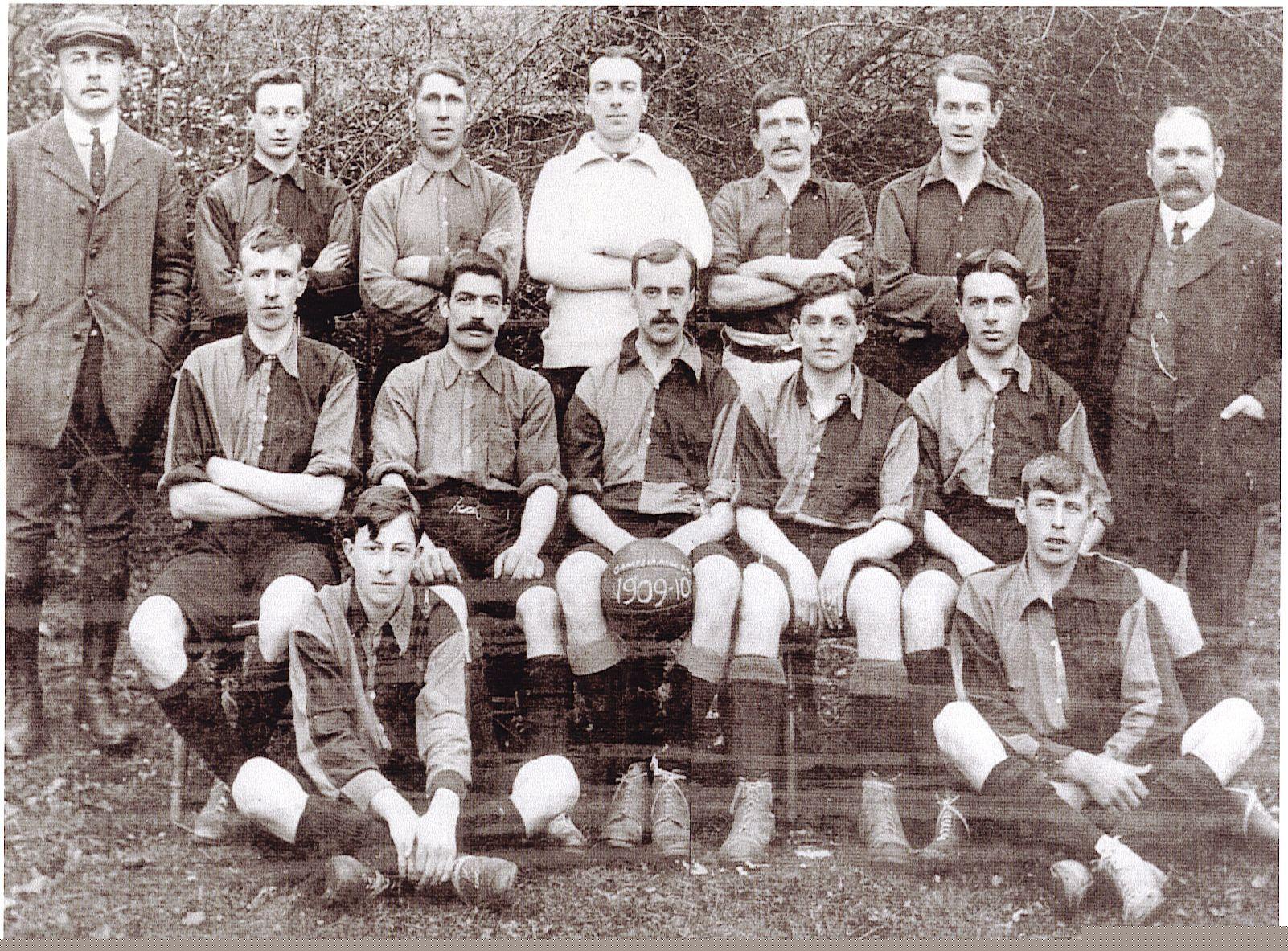 Football Team 1909-10.jpg